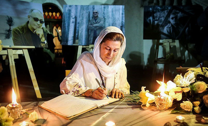 تصاویر : امضای دفتر یادبود برای 