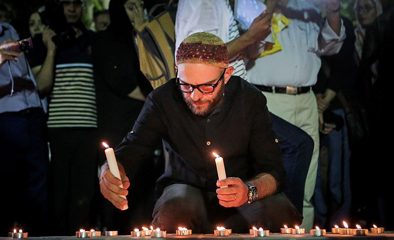 تصاویر : امضای دفتر یادبود برای 