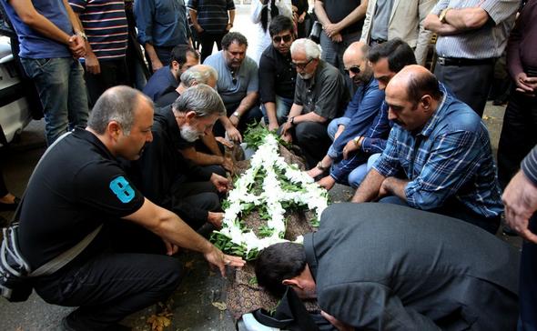 تصاویر : تشییع پیکر زنده یاد ملیحه نیکجومند