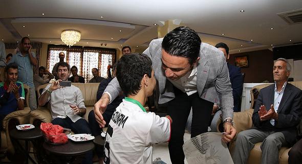 تصاویر : خداحافظی جواد نکونام از فوتبال