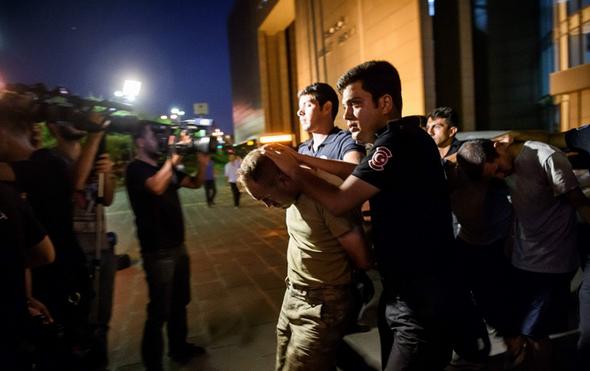 تصاویر : دستگیری متهمان کودتا در ترکیه