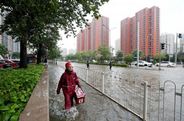 تصاویر : جاری شدن سیل در پکن