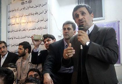 فعلا مصالح اقتضا نمی کند که ورود کنم؛ وقتش که شد در خدمت ملت خواهم بود / می گویند سیاست ربطی به مردم کوچه و بازار ندارد فعلا مصالح اقتضا نمی کند که ورود کنم؛ وقتش که شد در خدمت ملت خواهم بود / می گویند سیاست ربطی به مردم کوچه و بازار ندارد