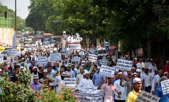 تصاویر : اعتراض مسلمانان هند به هتک حرمت قرآن