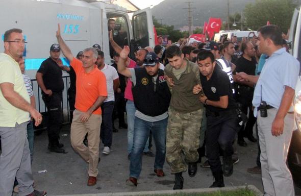 تصاویر : دستگیری عاملان حمله به هتل اردوغان