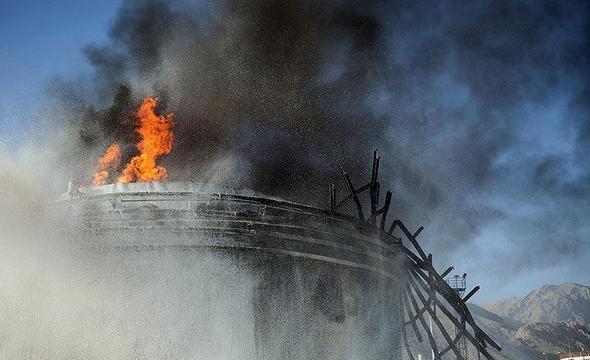 تصاویر : آتش سوزی در پتروشیمی بیستون