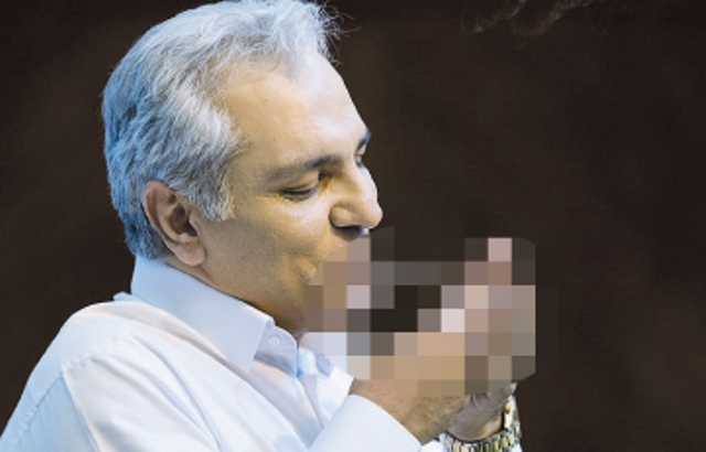 تصویر سیگار کشیدن مجری «دورهمی» شطرنجی شد / روزنامه جوان: مهران مدیری عذرخواهی کند!