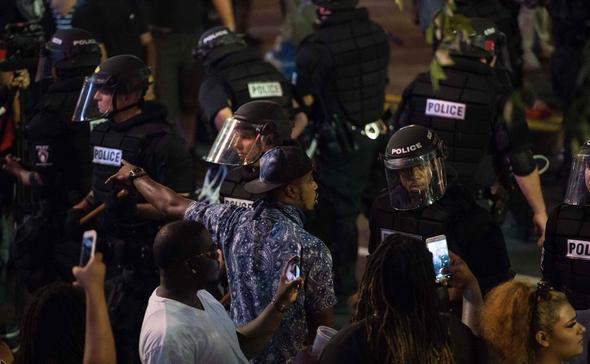 تصاویر : آشوب در شارلوت آمریکا تصاویر : آشوب در شارلوت آمریکا