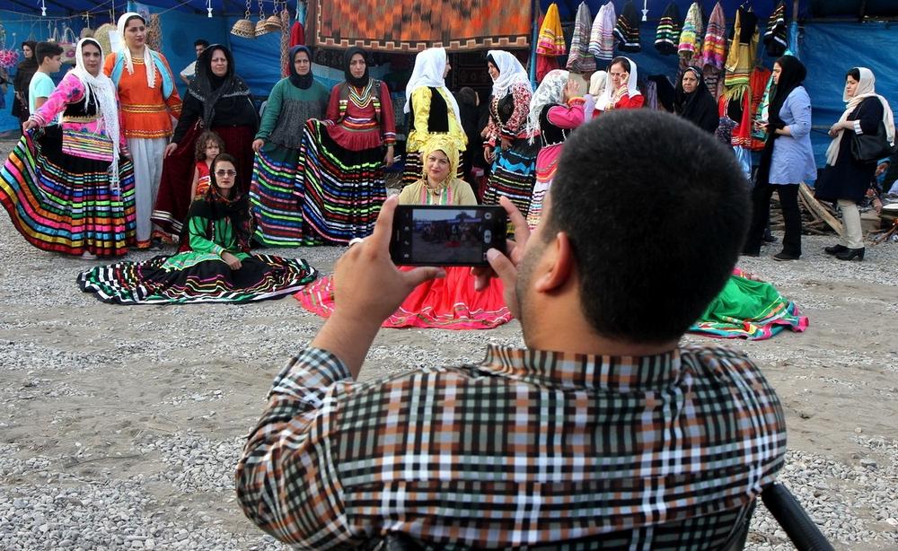 تصاویر : جشنواره بادام زمینی در آستانه اشرفیه