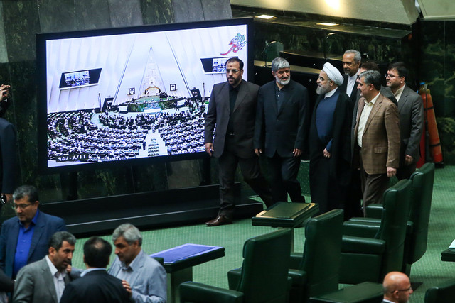 آغاز جلسه مجلس برای بررسی صلاحیت وزرای پیشنهادی / روحانی: در بدترین شرایط بعد از جنگ تحمیلی کار خود را آغاز کردیم / قدم به قدم بدعهدان را مجبور به انجام تعهدات خود می کنیم
