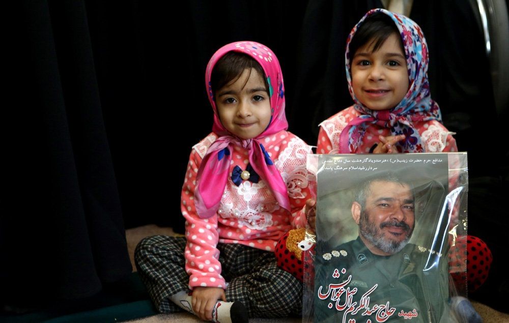 تصاویر : دیدار خانواده‌ شهدای مدافع حرم با رهبر انقلاب