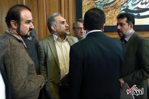 فریاد پیرهادی خطاب به حکیمی پور: تو فتنه گری/ خودت گفتی «آنکه اسناد املاک را منتشر کرده؛ پست است» شما خودتان پست هستید. حالا من باید عذرخواهی کنم یا تو؟/ سرخو: آنان که تخلف کردهاند؛ باید خجالت بکشند، شهردار باید خجالت بکشد؛ دروغ نگویید