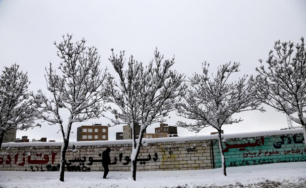 تصاویر : بارش نخستین برف پاییزی در اردبیل