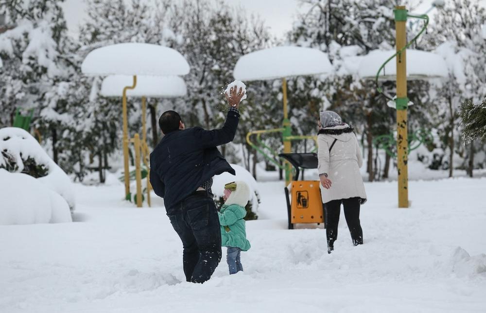تصاویر : بارش نخستین برف پاییزی در اردبیل
