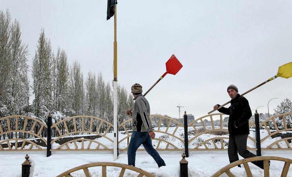 تصاویر : بارش نخستین برف پاییزی در اردبیل