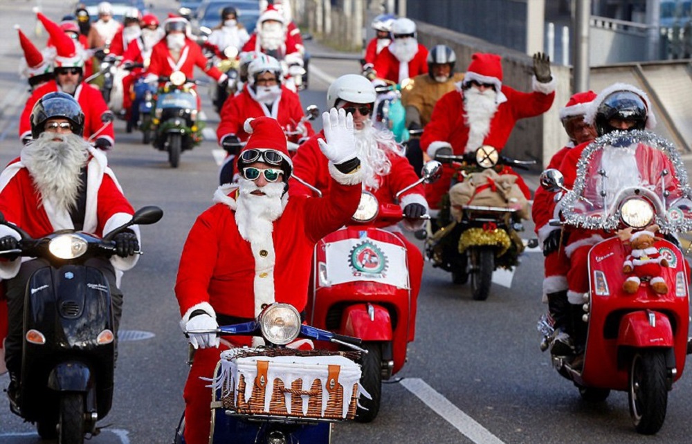 تصاویر : مسابقه خیریه بابانوئل‌ها‎