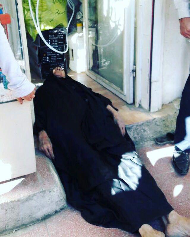 ادعای حمله با شوکر برقی به زن دستفروش اهوازی+عکس