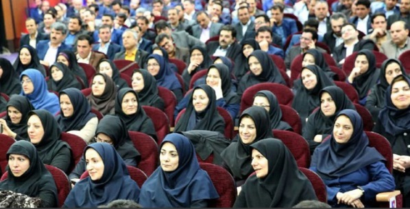 تصاویر/نشست مدیر بانک ملی با کارمندان شعب اصفهان