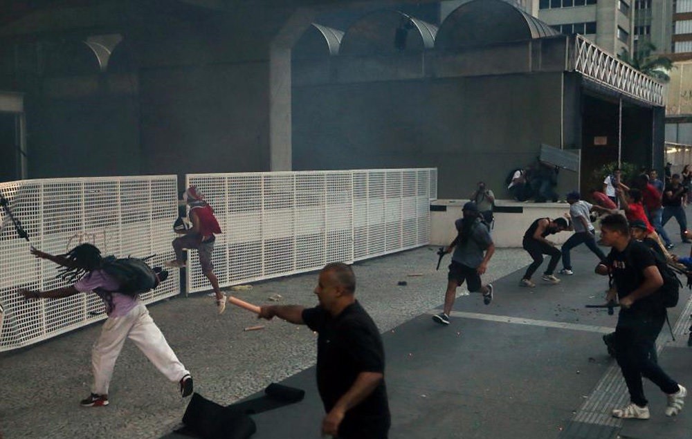 تصاویر : اعتراضات آتشین در برزیل