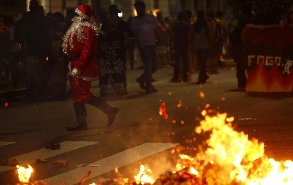 تصاویر : اعتراضات آتشین در برزیل