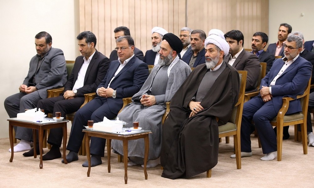 تصاویر : دیدار اعضای ستاد بزرگداشت شهدای گلستان با رهبر انقلاب