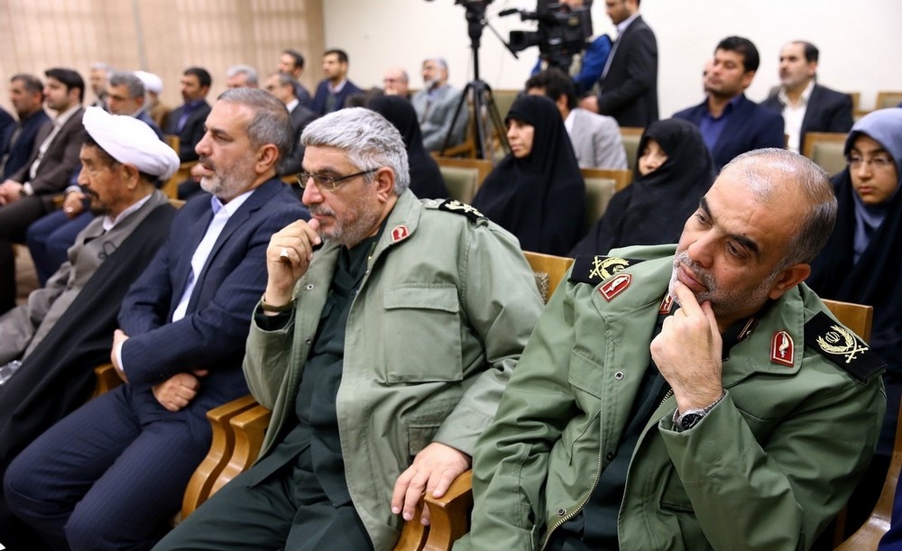 تصاویر : دیدار اعضای ستاد بزرگداشت شهدای گلستان با رهبر انقلاب