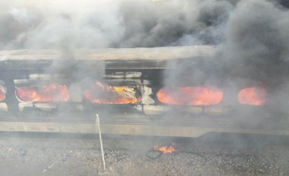 تصاویر : برخورد خونین دو قطار در سمنان با 145 کشته و زخمی