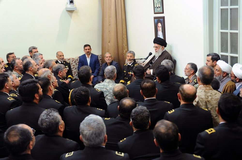 تصاویر : دیدار جمعی از فرماندهان نیروی دریایی ارتش با رهبر معظم انقلاب