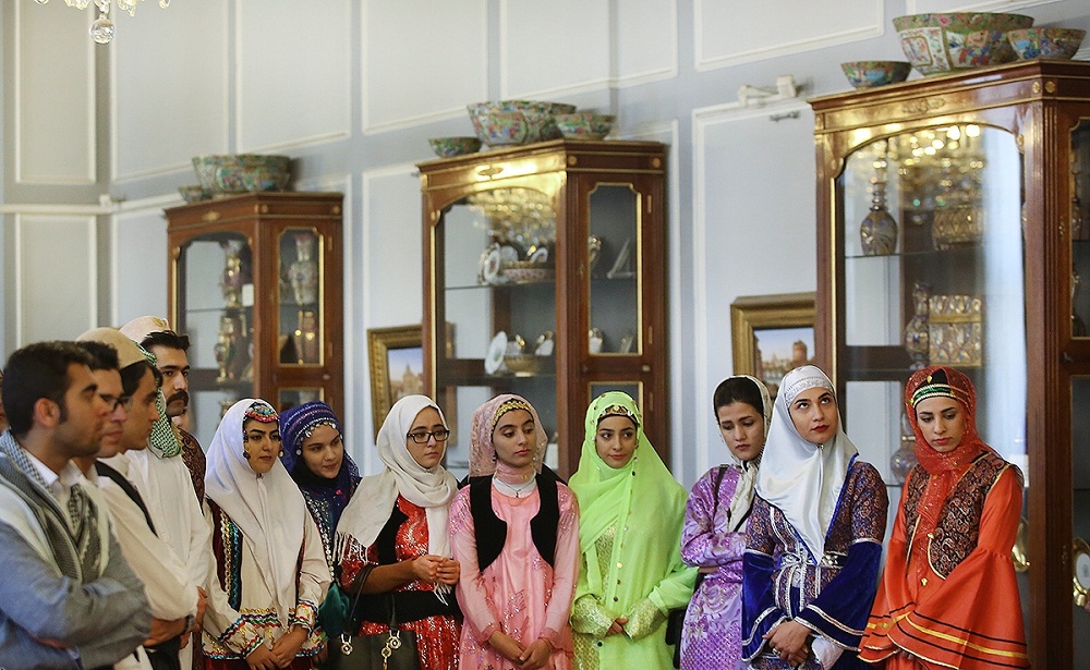 تصاویر : بازید نوروزی توریست ها از کاخ گلستان