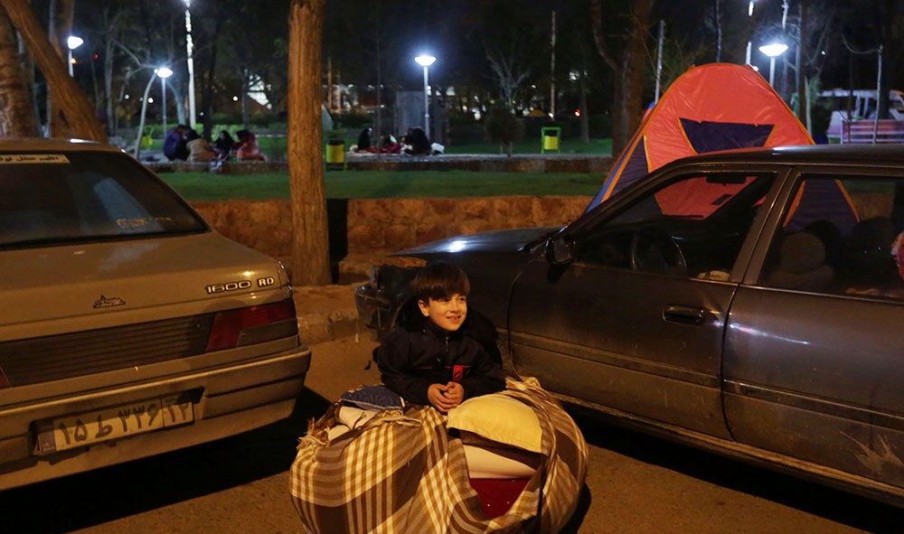 تصاویر : واکنش مردم مشهد پس از زلزله 6ریشتری