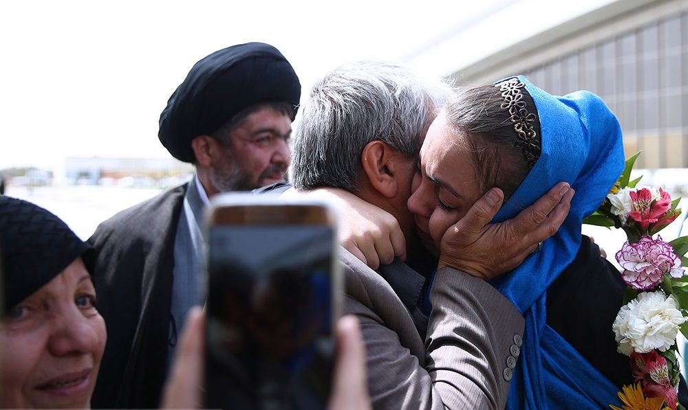 تصاویر : ورود نرگس کلباسی به ایران