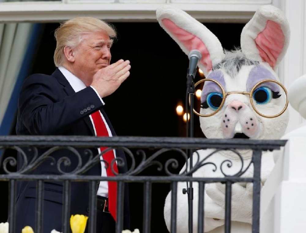 تصاویر : ترامپ و مسابقه حمل تخم‌مرغ در کاخ سفید