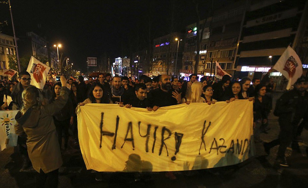تصاویر : تظاهرات علیه نتیجه رفراندوم ترکیه