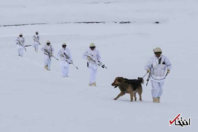 تصاویر : گشتزنی مرزبانان ترکیه در سرمای منفی 20 درجه در مرز با ایران