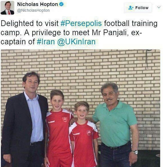 فرزندان سفیر انگلیس در مدرسه فوتبال پرسپولیس (عکس) فرزندان سفیر انگلیس در مدرسه فوتبال پرسپولیس (عکس)