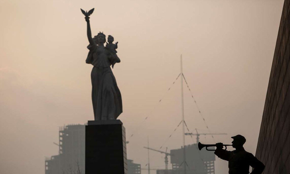تصاویر : مجسمه های غول پیکر در چین‎