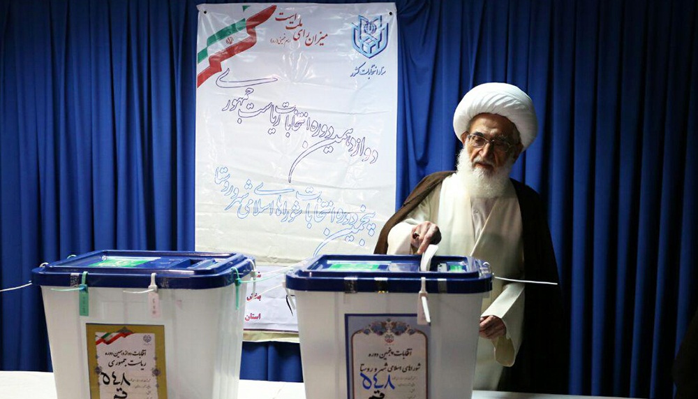 تصاویر : حضور سیاسیون و مراج تقلید در انتخابات ریاست جمهوری