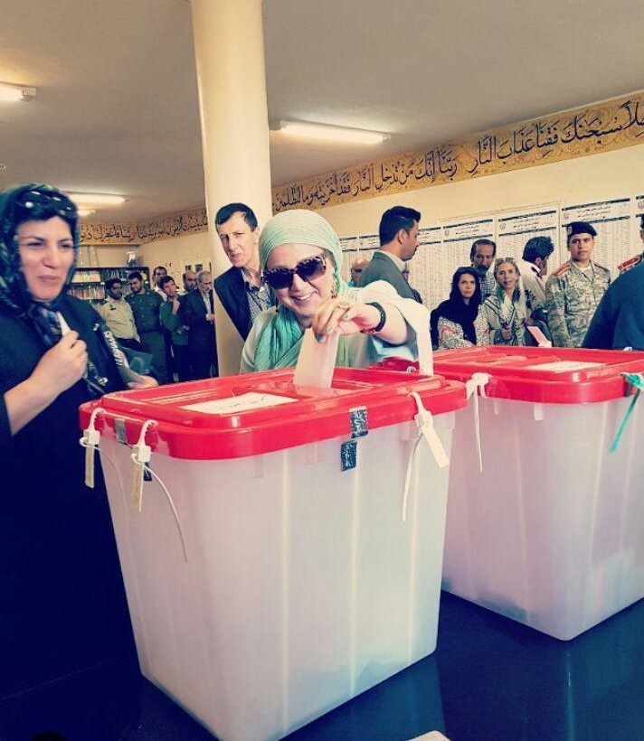 تصاویر : حضور پررنگ چهره های سینما و ورزشکاران در انتخابات96