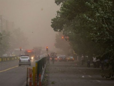 توفانی با سرعت 70 کیلومتر بر ساعت تهران را در نوردید