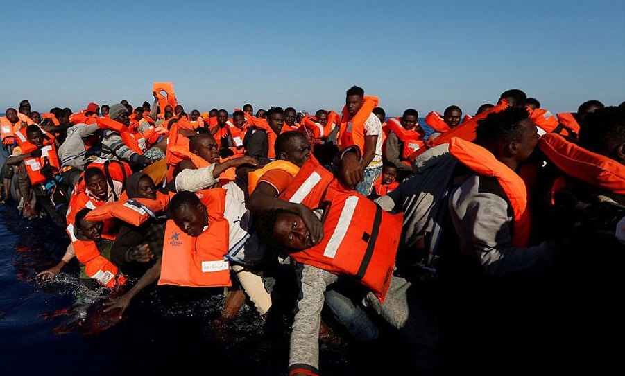 تصاویر : نجات پناهجویان از دریا‎