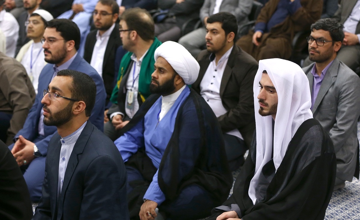 تصاویر : دیدار شرکت‌کنندگان در مسابقات بین‌المللی قرآن کریم با رهبر معظم انقلاب