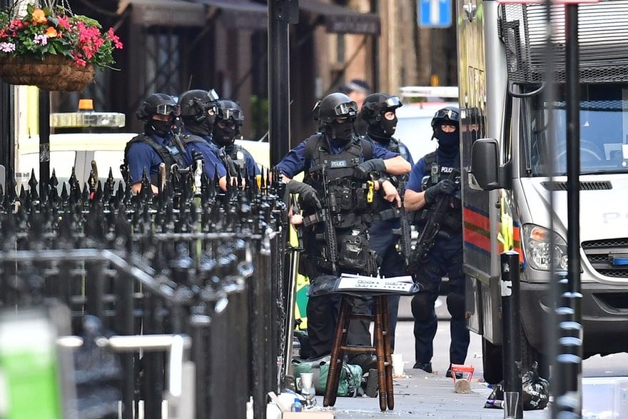 تصاویر : حال و هوای خیابان‌های لندن؛ یک روز بعد از حادثه تروریستی لاندن بریج