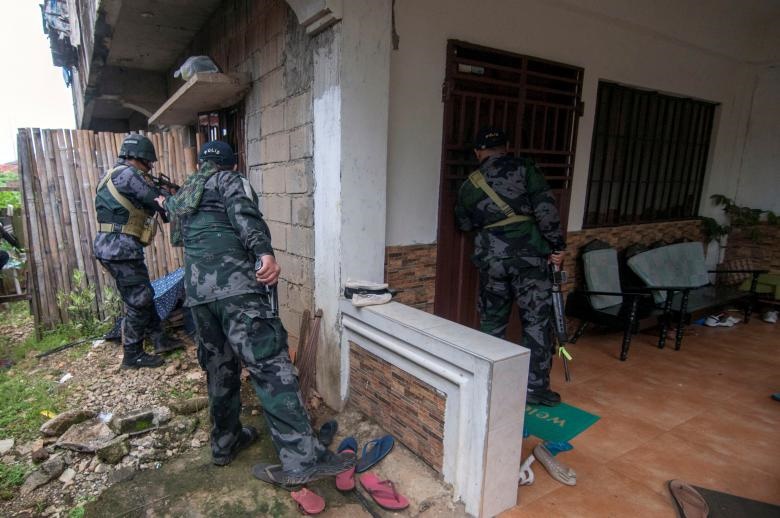 تصاویر : نبرد نیروهای ارتش فیلیپین با شبه نظامیان وابسته به داعش