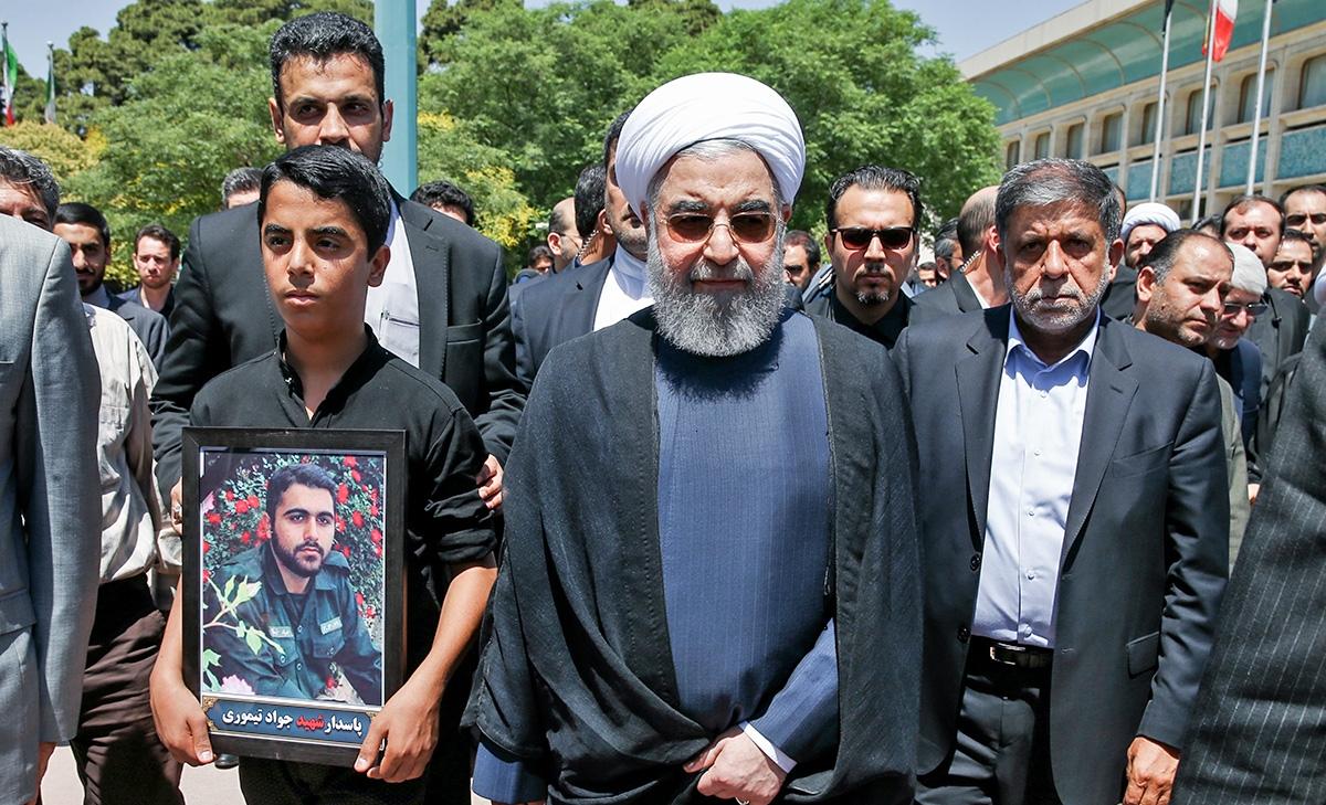 تصاویر : مراسم وداع با شهدای حملات تروریستی در تهران