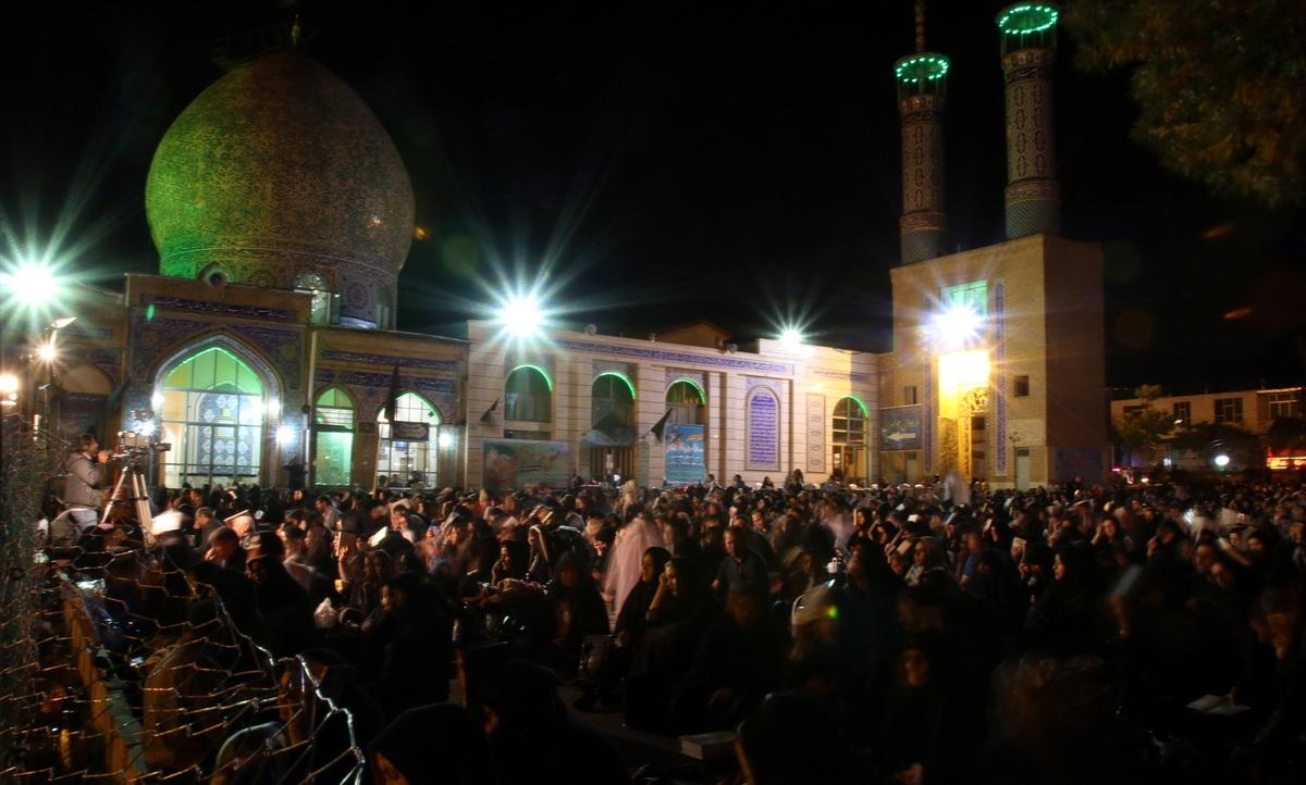 تصاویر : احیاء شب بیست و سوم رمضان