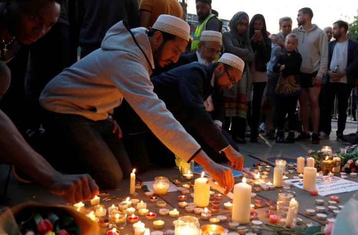 تصاویر : مراسم یادبود قربانیان حادثه تروریستی منچستر