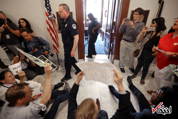 تصاویر : معترضان ساختمان کنگره آمریکا را اشغال کردند