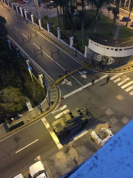 عکس/ استقرار تانک در اطراف کاخ ریاست جمهوری ونزوئلا