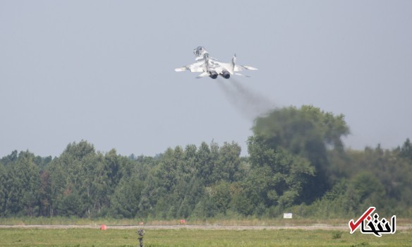 عکس/ پرواز رییس‌جمهور اوکراین با یک جنگنده