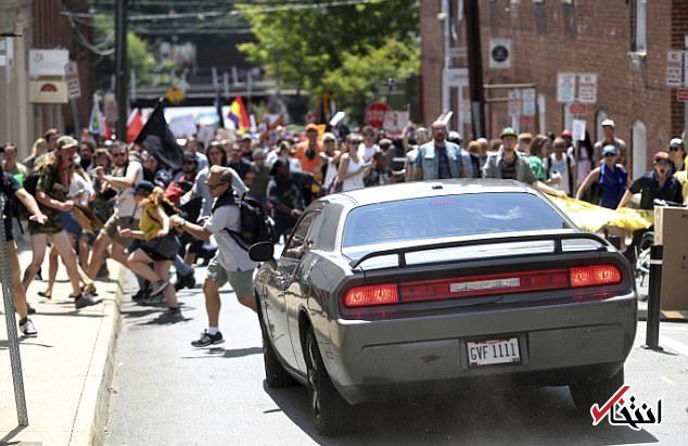 عکس/ لحظه زیرگرفتن معترضان نژادپرستی با خودرو در ویرجینیا